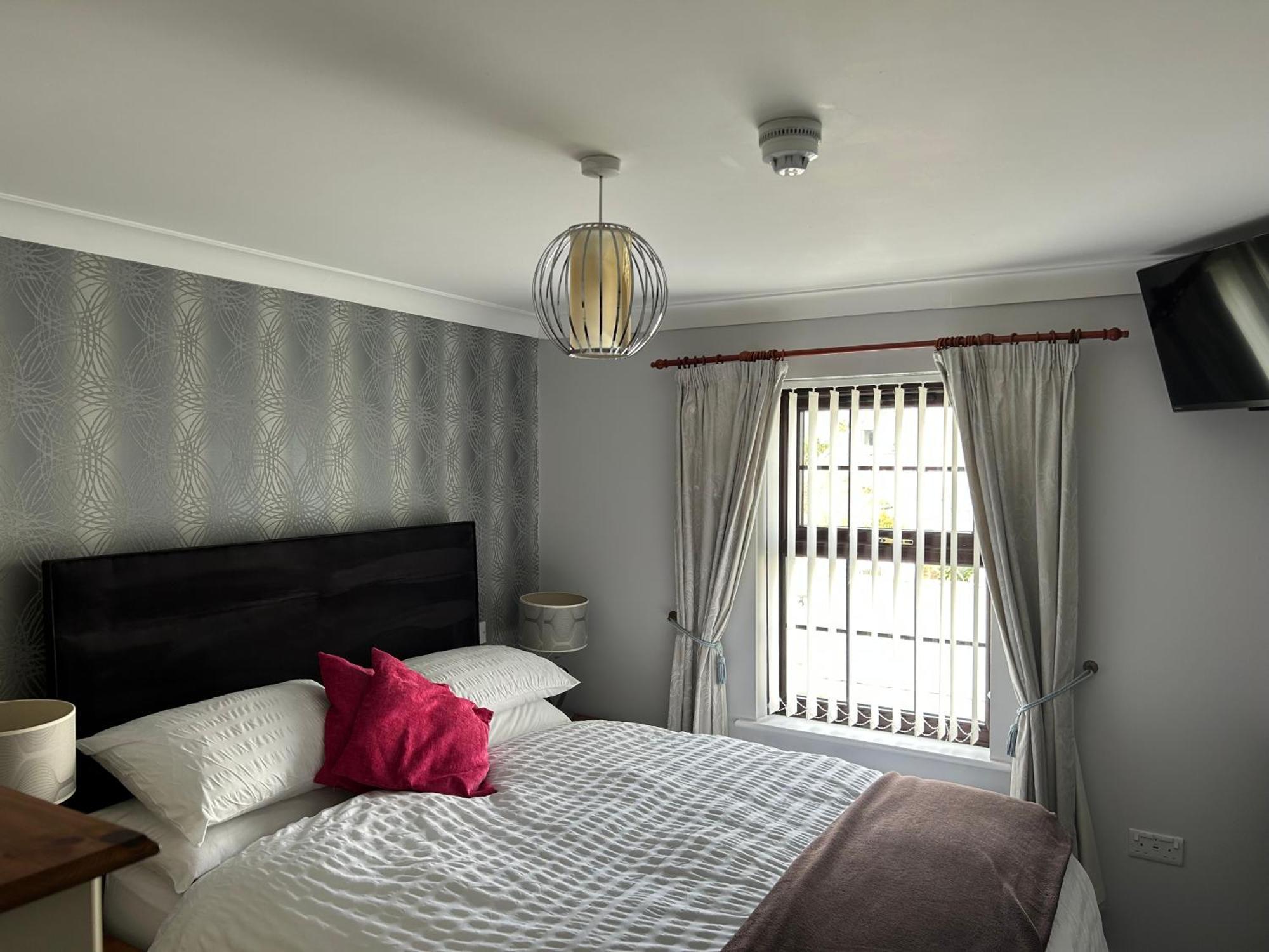 Flambards Hotel Cardigan Esterno foto